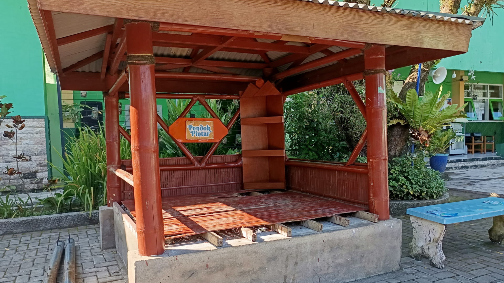 Gazebo Sekolah: Ruang Santai yang Edukatif